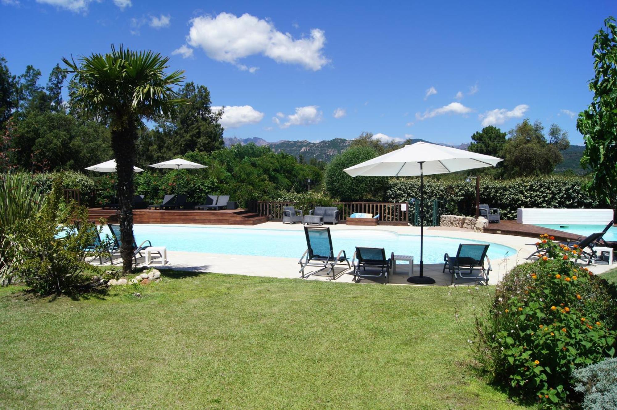 Residence Les Jardins de Sainte-Lucie Piscine chauffée Extérieur photo